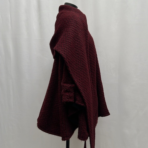 Lindsey Thornburg Burgundy/Black Chevron Alpaca Blend Shawl Cape Coat - Picture 7 of 16